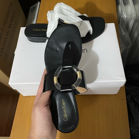 NIB Calvin Klein Aiden Patent Black SlipOn Sandals - Picture 2 of 3